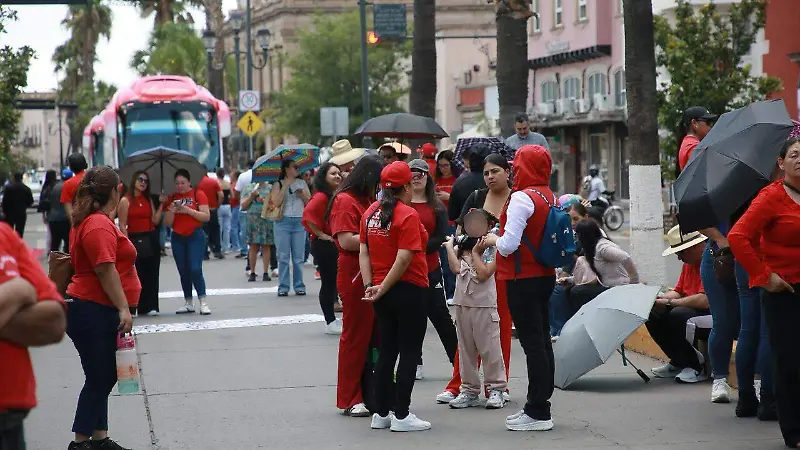 Se manifiestan agremiados de la CNTE en la ciudad de Durango
